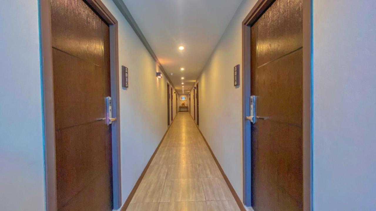 Plearnwan Deluxe Mansion Hotell Bangkok Exteriör bild