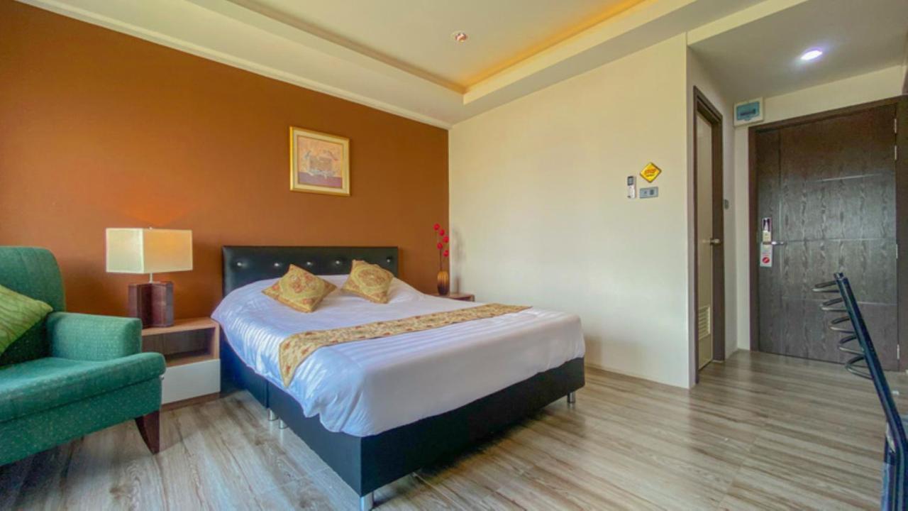 Plearnwan Deluxe Mansion Hotell Bangkok Exteriör bild